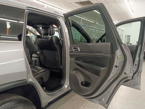Used 2019 Jeep Grand Cherokee Limited AWD/4WD image 11