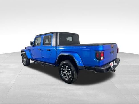 Used 2024 Jeep Gladiator Sport AWD/4WD image 3