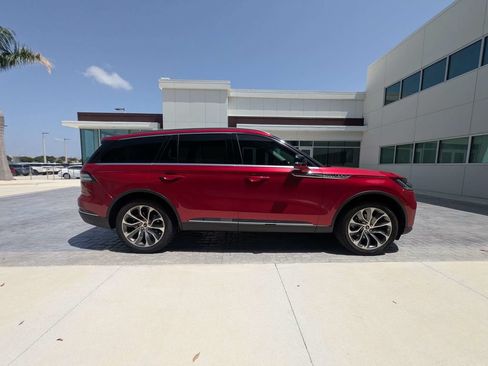 Certified 2025 Lincoln Aviator Reserve w/ Luxury Package AWD/4WD image 3