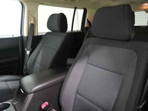 Used 2018 Ford Flex SE image 10