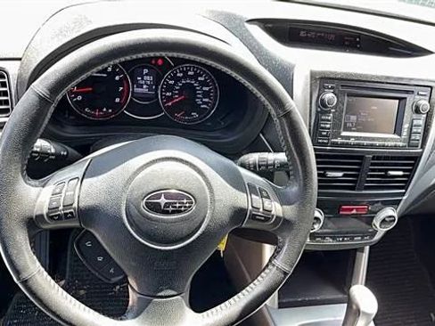 Used 2013 Subaru Forester 2.5X Touring AWD/4WD image 8