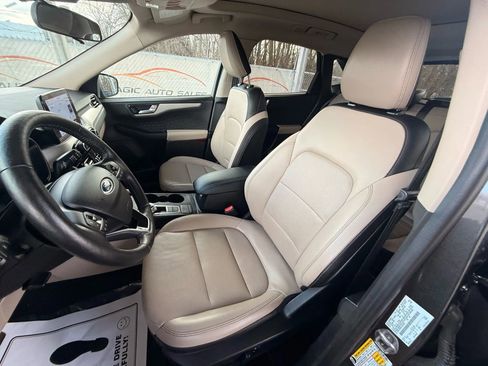 Used 2020 Ford Escape SEL image 16