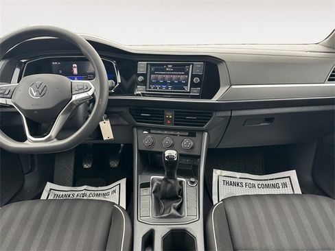 Used 2022 Volkswagen Jetta Sport image 11
