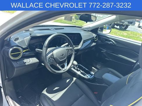 Used 2025 Chevrolet Trax ACTIV w/ Sunroof Package FWD image 13