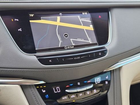 Used 2018 Cadillac XT5 Premium Luxury w/ Driver Assist Package FWD image 8