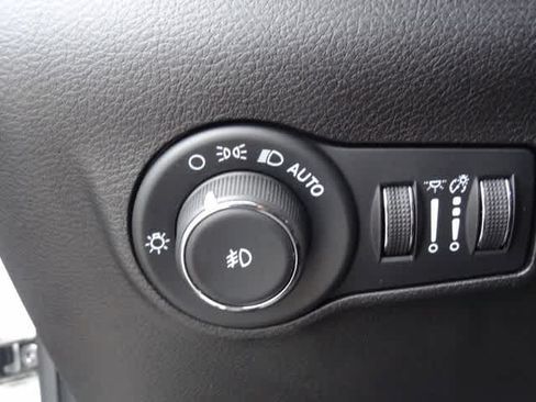 Used 2025 Jeep Compass Limited AWD/4WD image 15