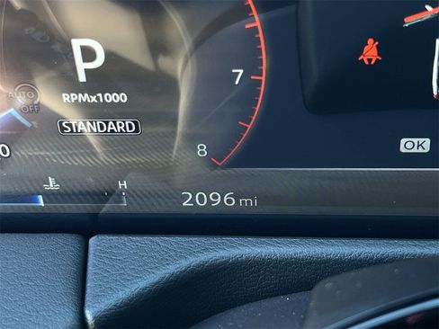 Used 2025 Nissan Armada Platinum Reserve image 12