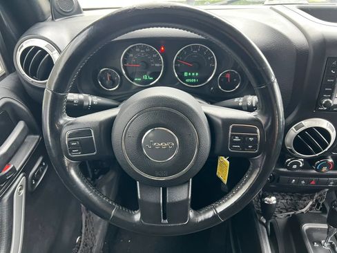Used 2014 Jeep Wrangler Unlimited Sahara w/ Dual Top Group AWD/4WD image 15