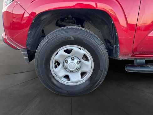 Used 2021 Toyota Tacoma SR w/ SR Convenience Package image 14