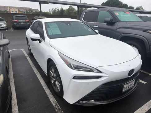 Used 2023 Toyota Mirai w/ Advanced Technology Package RWD image 2