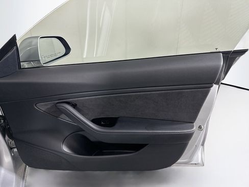 Used 2018 Tesla Model 3 Long Range image 32