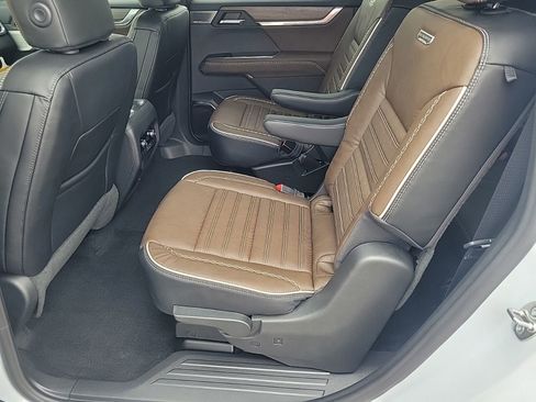 New 2026 GMC Acadia Denali Ultimate FWD image 11