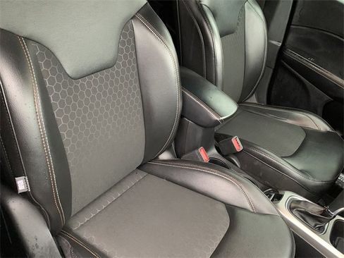 Used 2021 Jeep Compass Latitude image 40