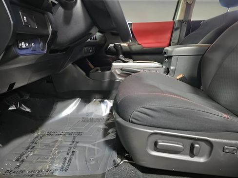 Used 2021 Toyota Tacoma SR5 RWD image 9