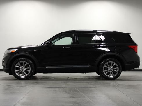 Used 2022 Ford Explorer Limited AWD/4WD image 7