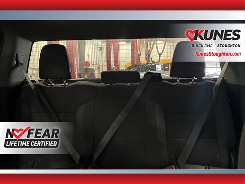 Used 2025 Chevrolet Silverado 1500 LT image 38