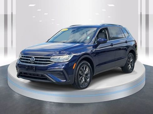 Used 2022 Volkswagen Tiguan SE image 3