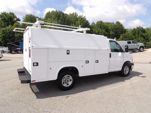 Used 2020 GMC Savana 3500 w/ Power Convenience Package RWD image 8