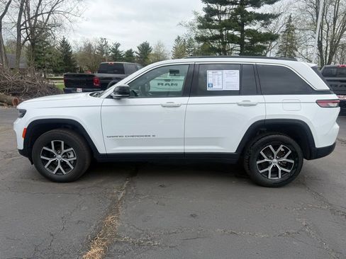 Used 2024 Jeep Grand Cherokee Limited image 4