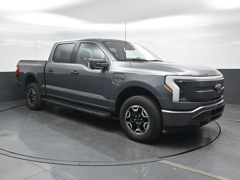 Used 2023 Ford F150 Lightning XLT AWD/4WD image 4