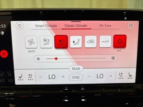 Used 2025 Volkswagen Atlas Peak Edition SE image 16