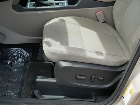 Used 2017 Ford Escape SE AWD/4WD image 13