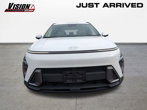 Used 2024 Hyundai Kona SEL image 2