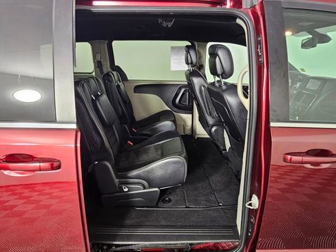 Used 2019 Dodge Grand Caravan SXT image 35