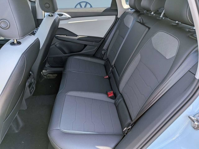 New 2026 Volkswagen Taos SE FWD image 14