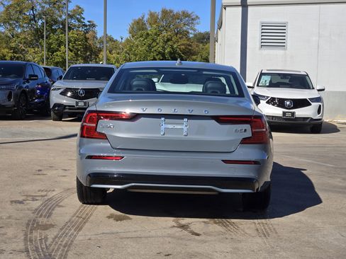 Used 2024 Volvo S60 B5 Core image 7