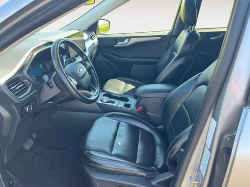 Used 2024 Ford Escape Platinum AWD/4WD image 9