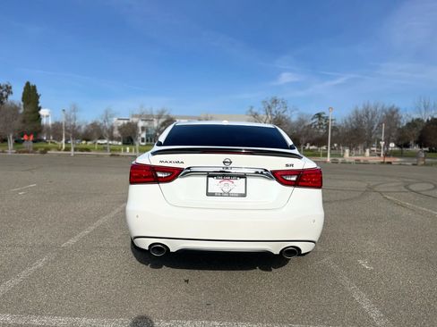 Used 2016 Nissan Maxima SR FWD image 6