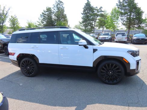 Used 2024 Hyundai Santa Fe Calligraphy AWD/4WD image 4