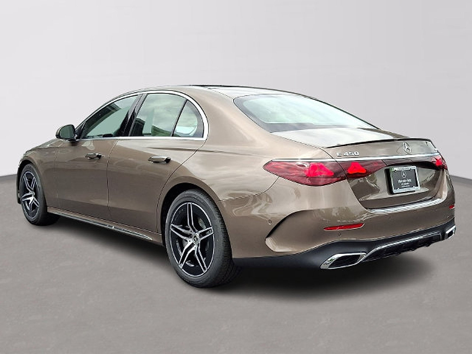 Used 2026 Mercedes-Benz E 450 4MATIC Sedan image 6