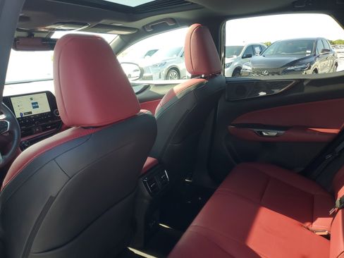 Used 2025 Lexus NX 250 FWD w/ Accessory Package (Z1) image 12