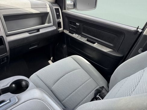 Used 2013 RAM 1500 Express RWD image 26