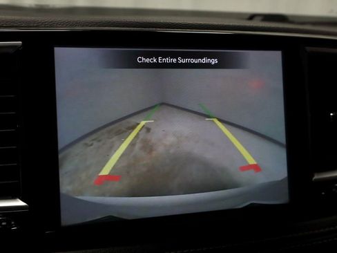 Used 2025 Chrysler Pacifica Limited FWD image 2