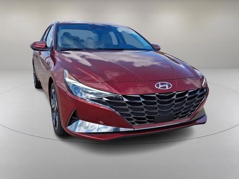 Certified 2023 Hyundai Elantra Limited image 2