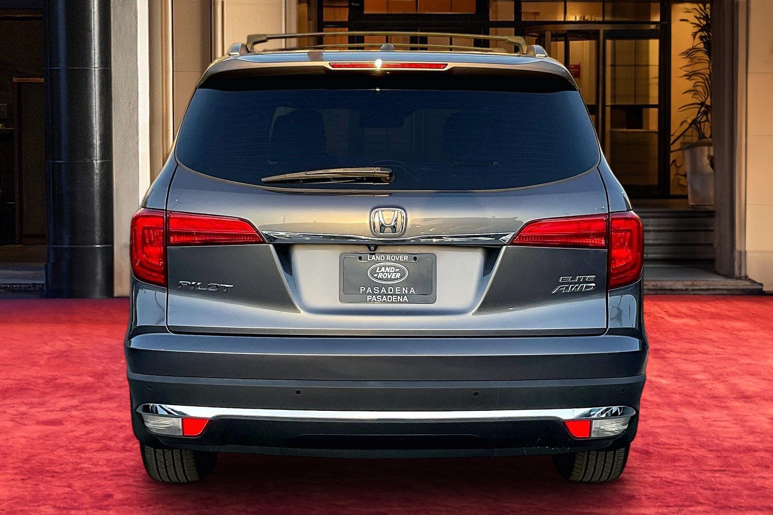 Used 2016 Honda Pilot Elite image 4