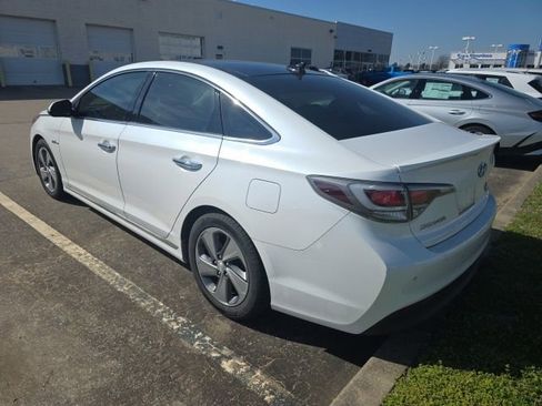 Used 2020 Hyundai Sonata SEL Plus w/ Tech Package image 2