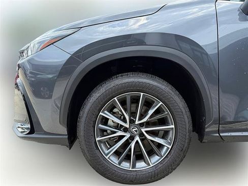 Used 2025 Lexus NX 250 FWD w/ Premium Package image 5