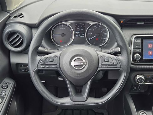 Used 2025 Nissan Kicks Play S FWD image 17