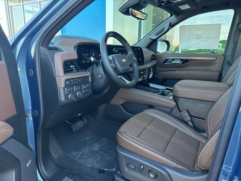 New 2026 Chevrolet Suburban High Country AWD/4WD image 18