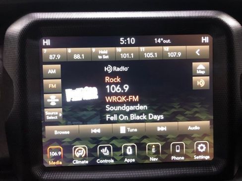 Used 2023 Jeep Gladiator Mojave w/ Cold Weather Group image 24