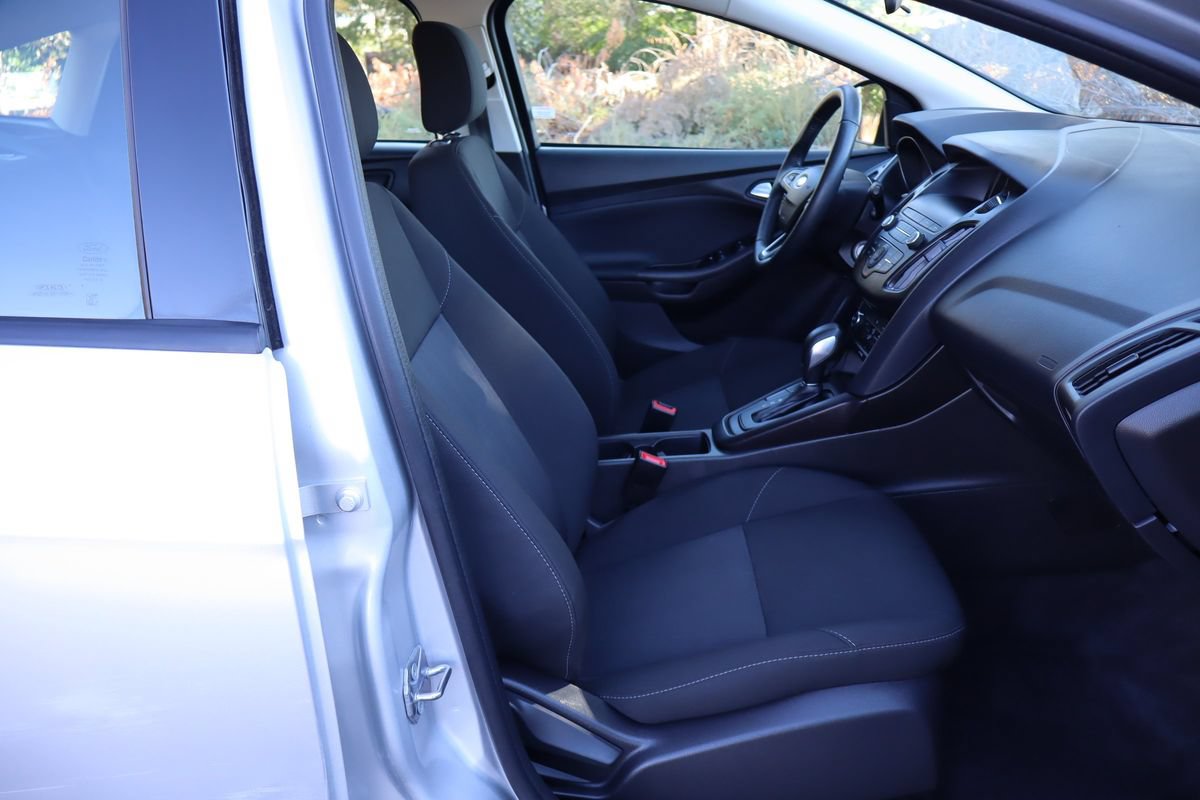 Used 2018 Ford Focus SE w/ Cold Weather Package FWD image 22