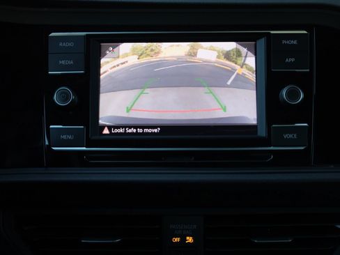 Used 2024 Volkswagen Jetta SE FWD image 40