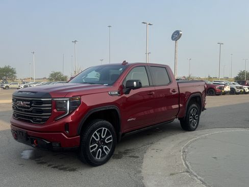 Used 2025 GMC Sierra 1500 AT4 w/ AT4 Premium Package AWD/4WD image 2