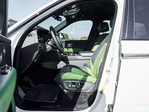 Used 2023 Rolls-Royce Cullinan Black Badge w/ Driver's Package image 35