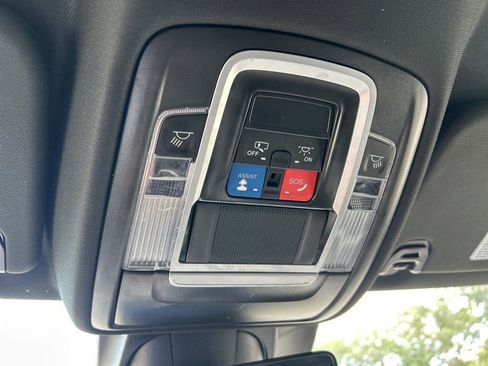 Used 2024 RAM 1500 Laramie RWD image 44