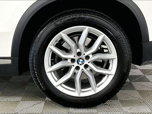 Used 2023 BMW X5 xDrive40i w/ Premium Package image 8